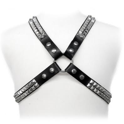 Leren body harness met piramidestuds